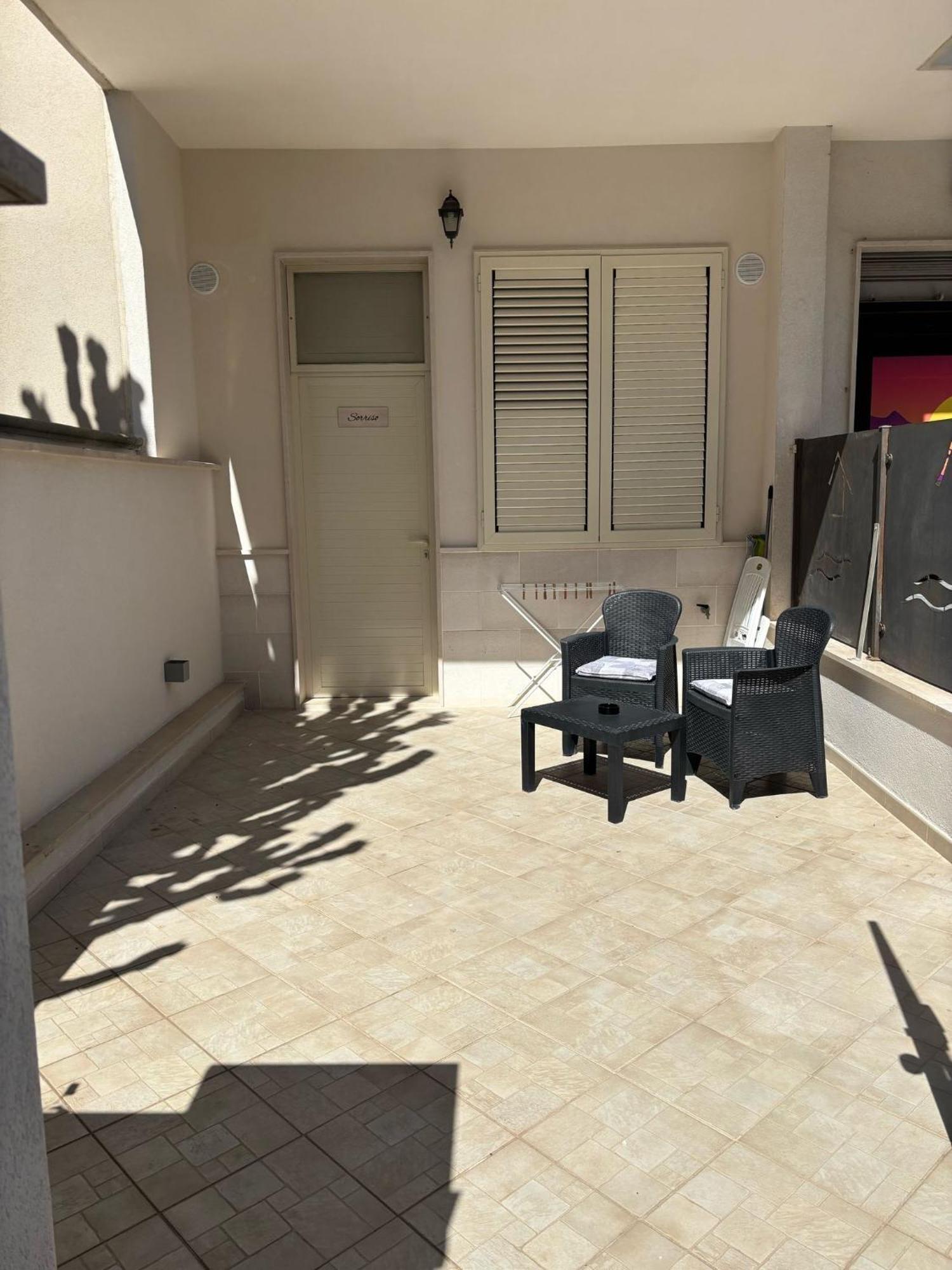 Appartamento Con Patio โมโนโปลี ภายนอก รูปภาพ